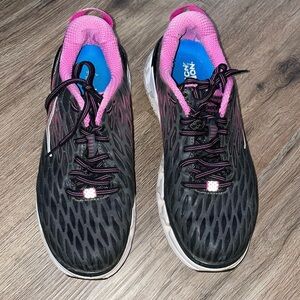 Hoka One One Women’s Vanquish 2 size - US7